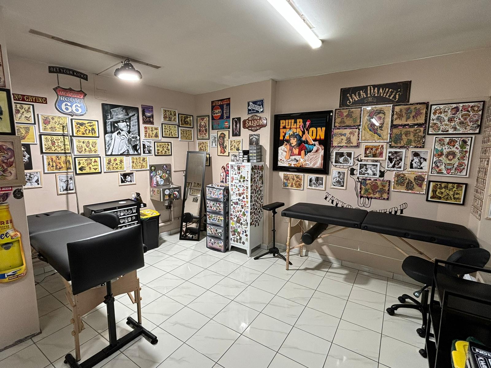 image interieur de salon de tatouage
