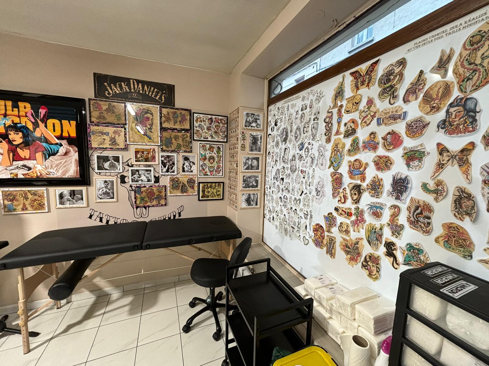 image interieur du salon de tatouage