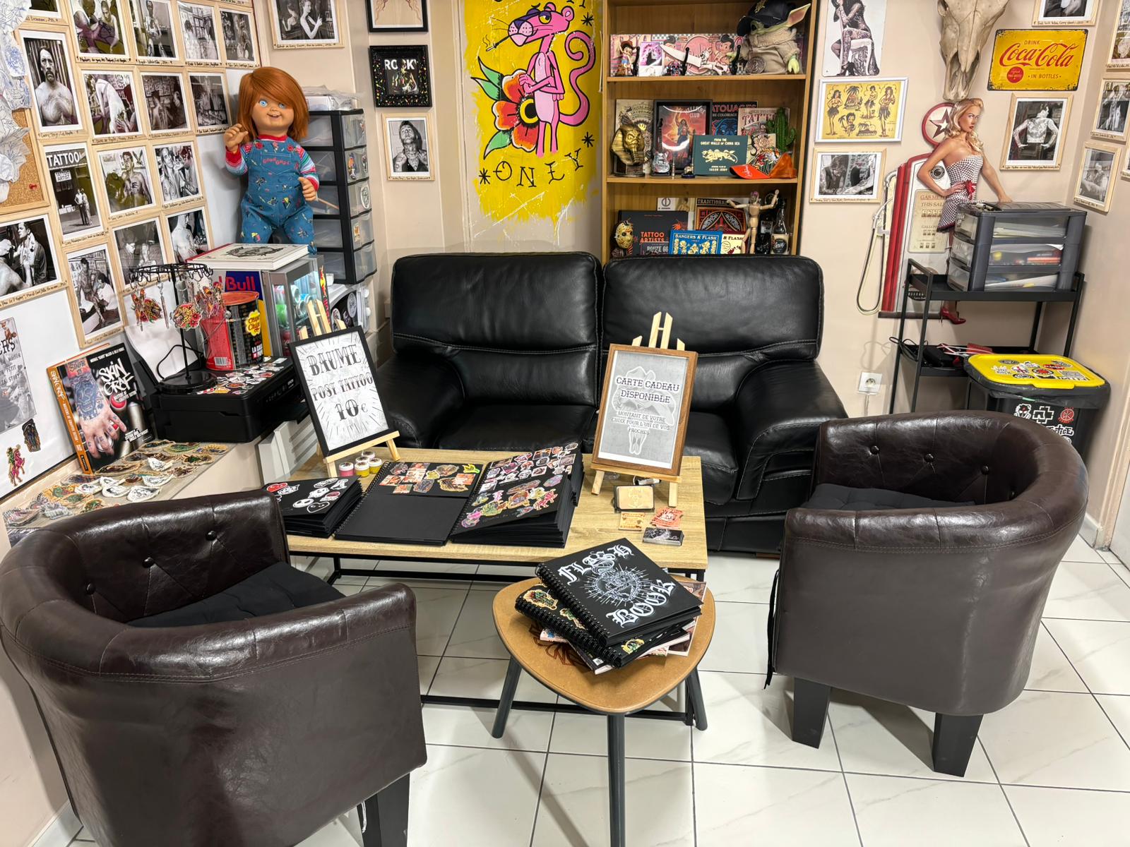 photo du bureau du salon de tatouage
