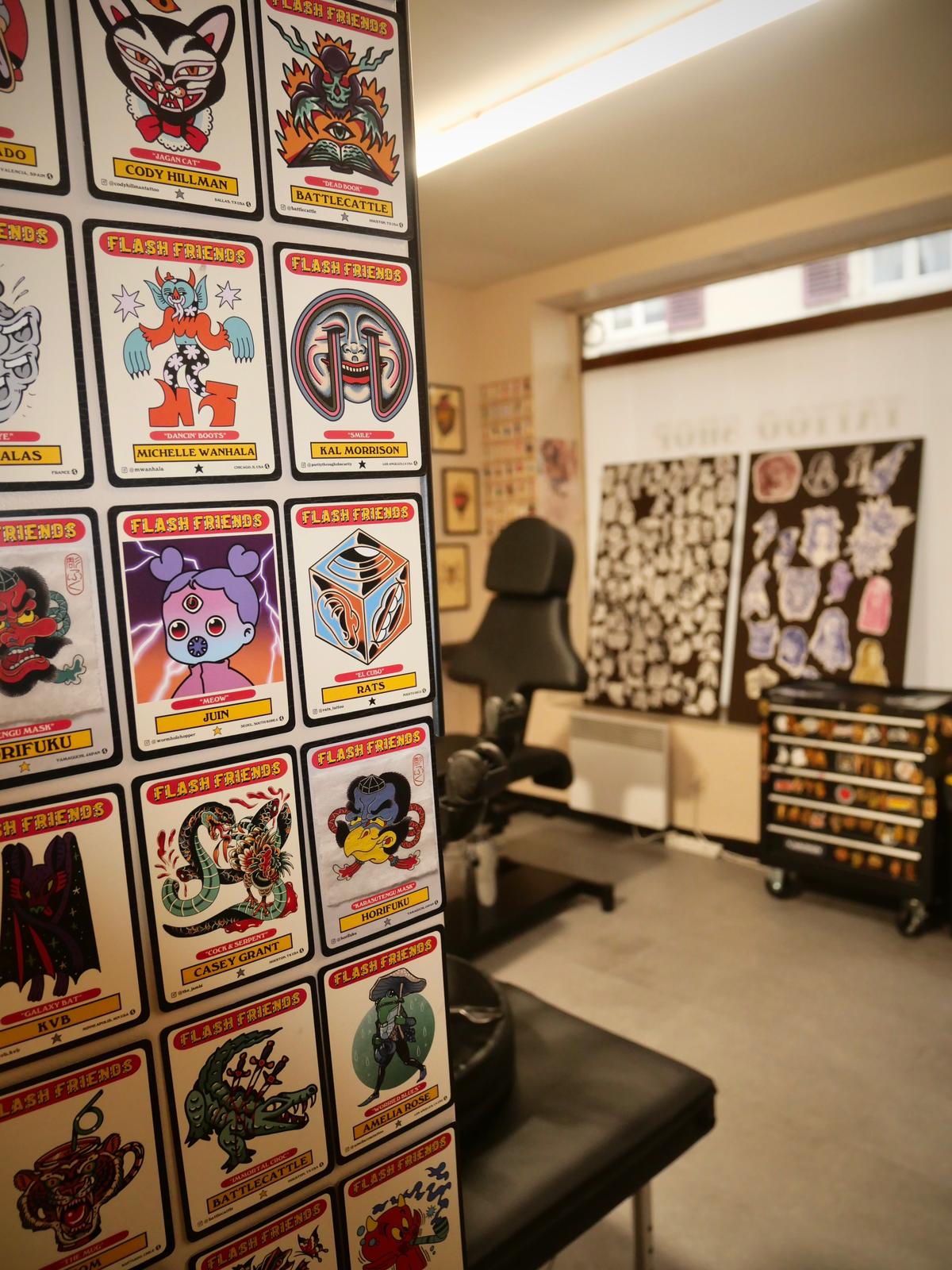 photo interieur du salon de tatouage